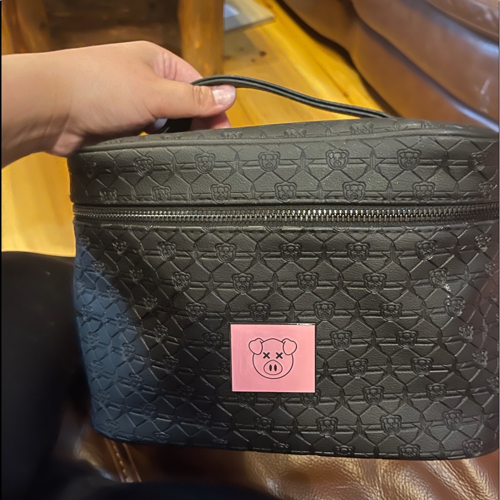 Jeffree Star makeup case